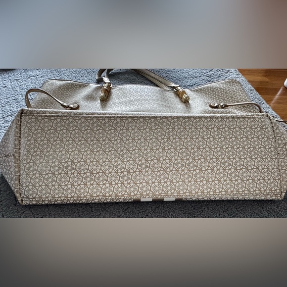 Lilly Pulitzer Mizner Gold Tote Bag - Picture 4 of 6